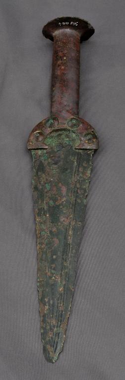 poignard : poignard en bronze de type "rhodanien"