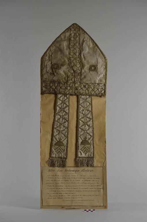 Mitre d'un archevêque d'Embrun