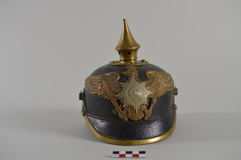 Casque à pointe de la garde prussienne