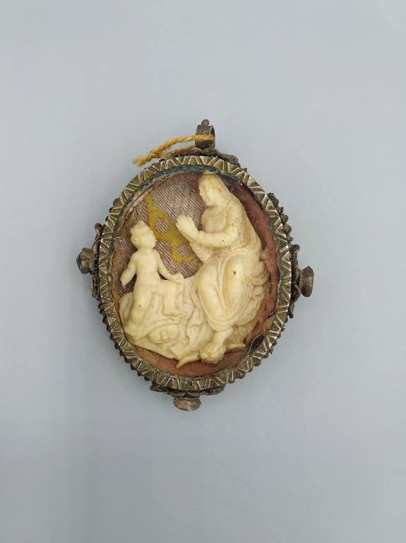 Vierge en prière devant l'Enfant Jésus