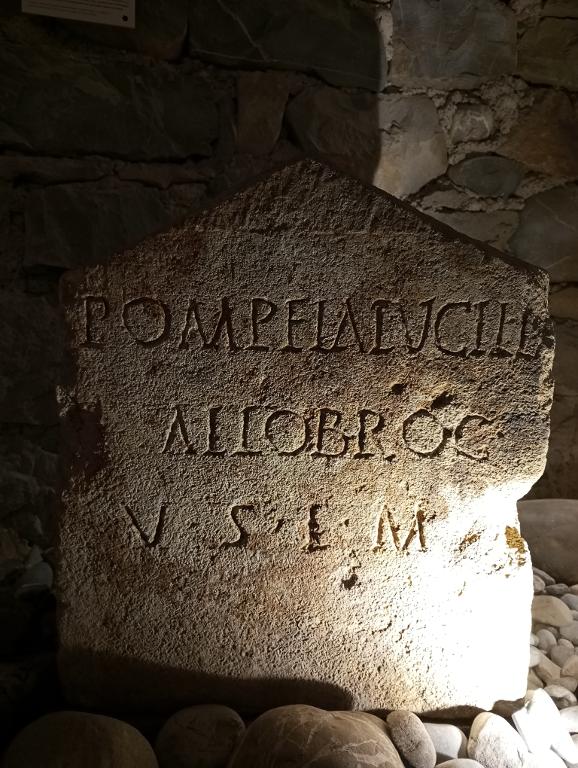 Dédicace de de Pompeia Lucilla à Allobrox