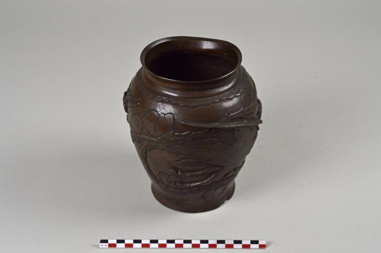 Vase en bronze japonais à motif floral et animal