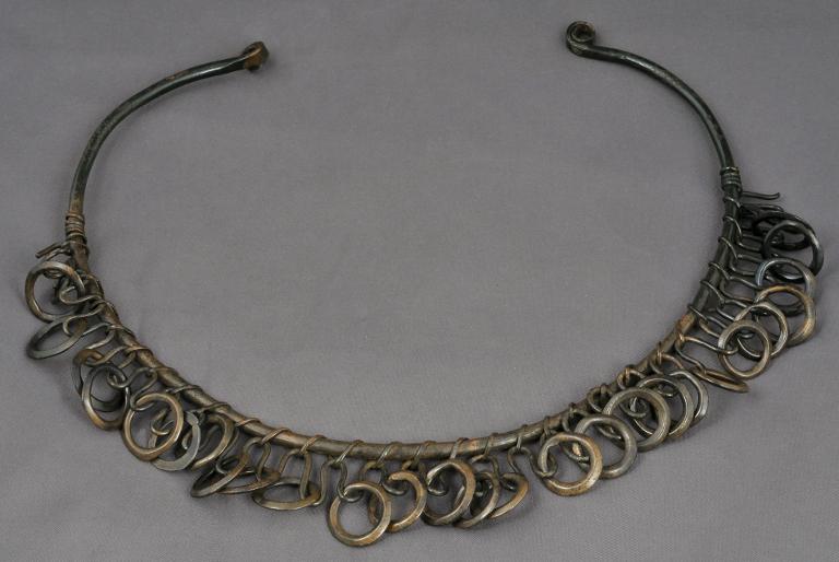 Torque lisse à serpentin et anneaux