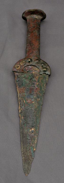 poignard : poignard en bronze de type "rhodanien"