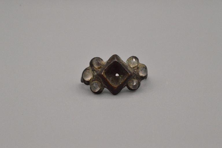 bague à chaton